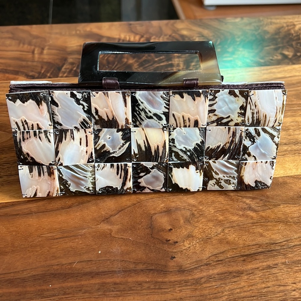 Shiraleah Shell Clutch